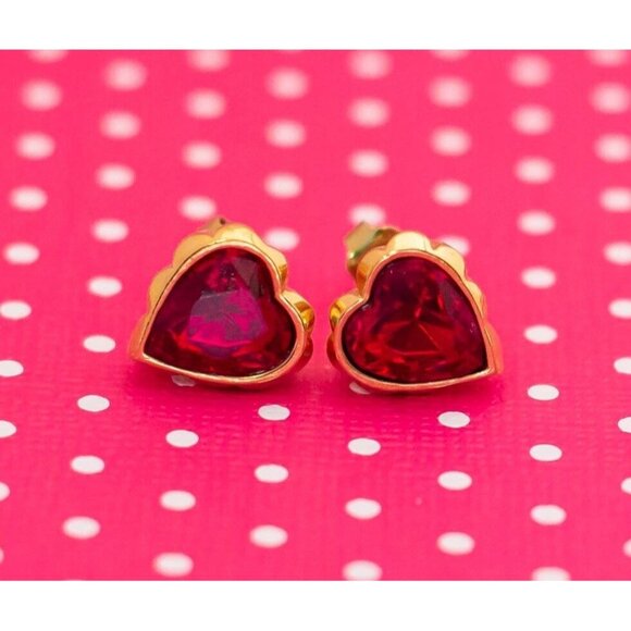 Vintage Ruby Heart Gold Tone Stud Earrings by Avon - P2 - Picture 1 of 2